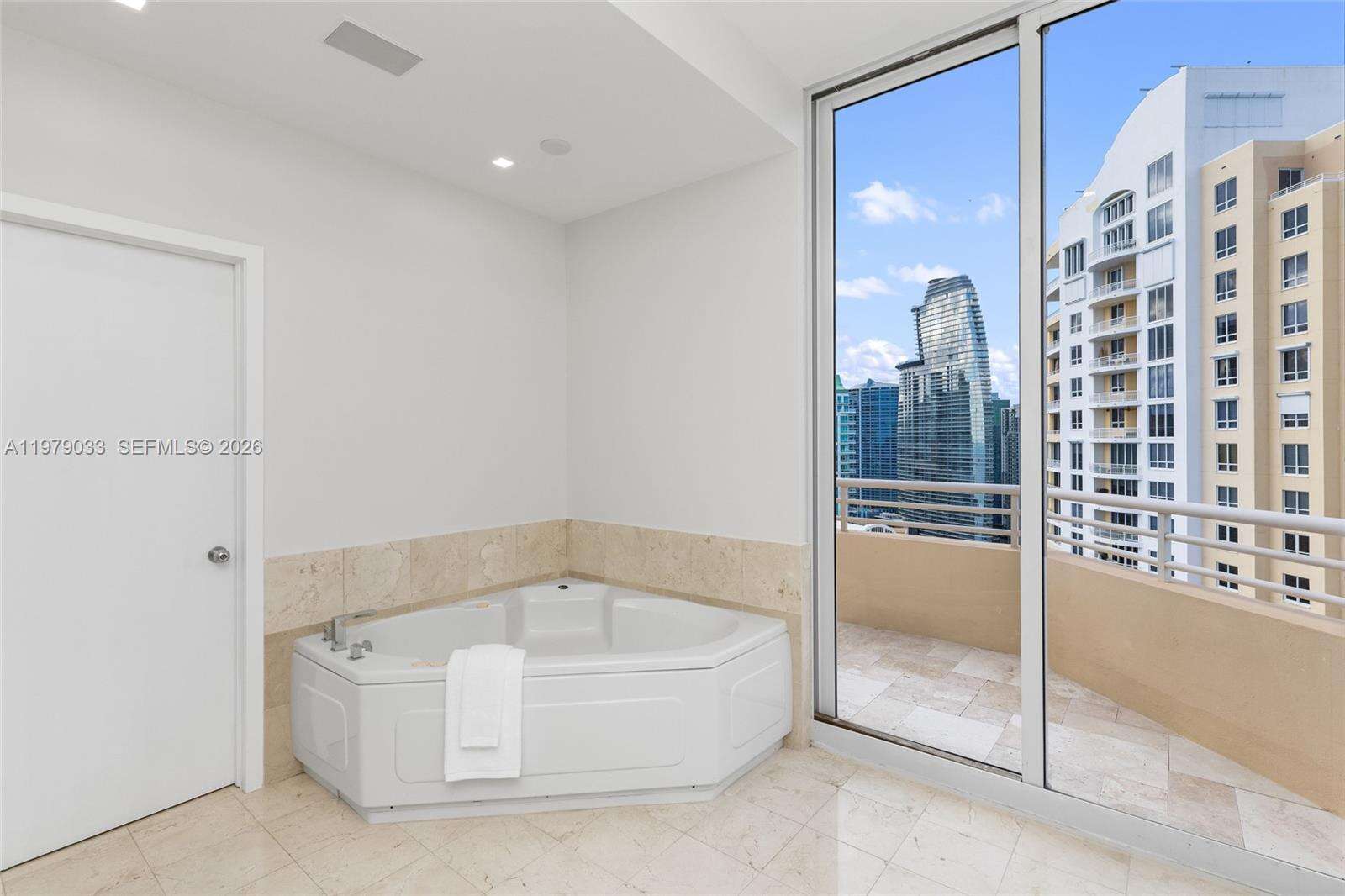 Two Tequesta Point at 808 Brickell Key Dr, Miami, FL 33131 - For Rent photo 27