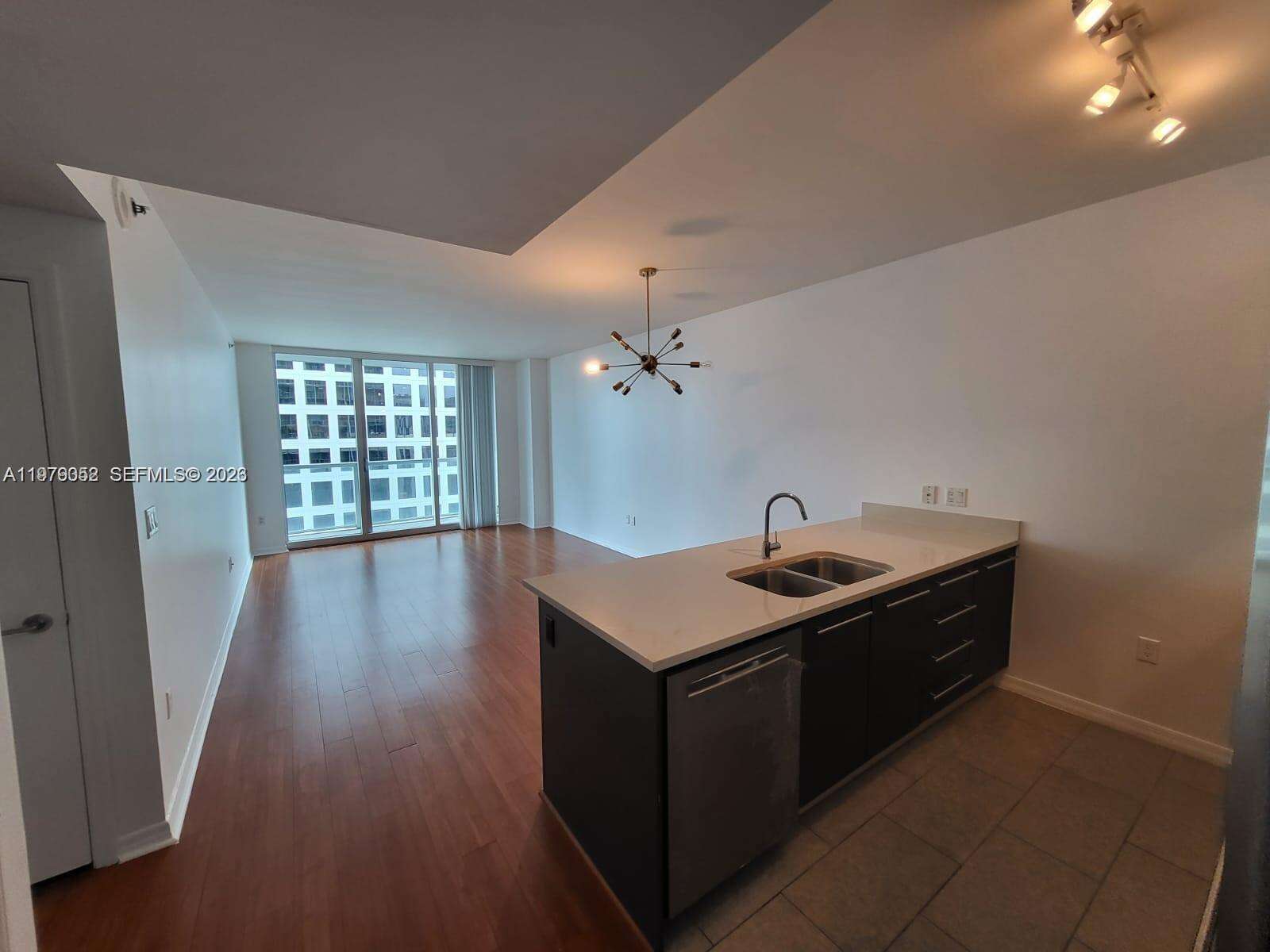 500 Brickell at 500 Brickell Ave, Miami, FL 33131 - For Rent photo 2