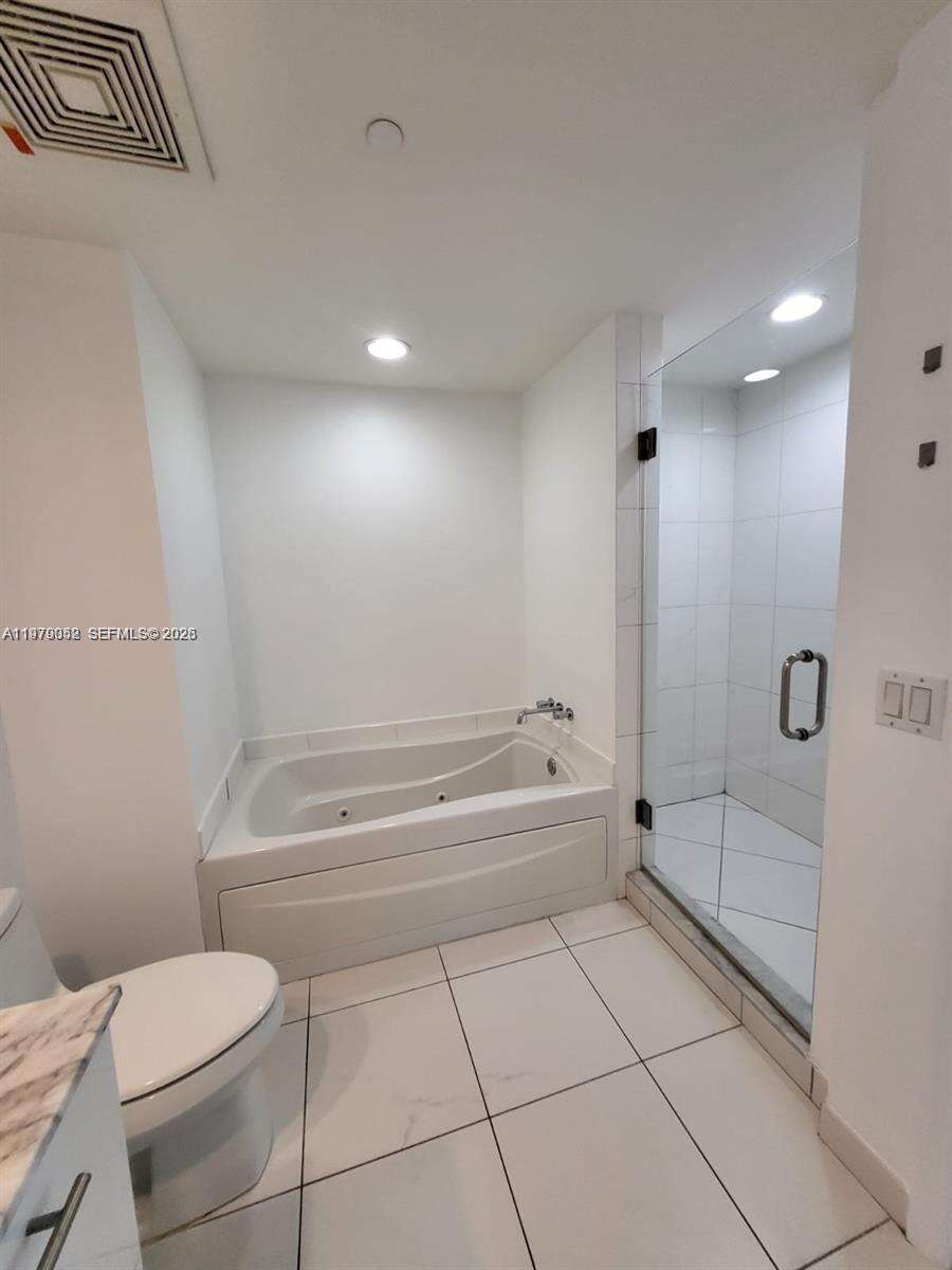 500 Brickell at 500 Brickell Ave, Miami, FL 33131 - For Rent photo 11