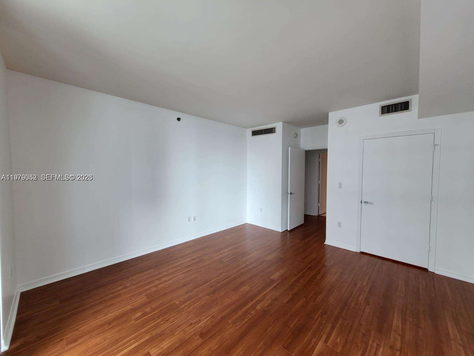 500 Brickell at 500 Brickell Ave, Miami, FL 33131 - For Rent photo 8