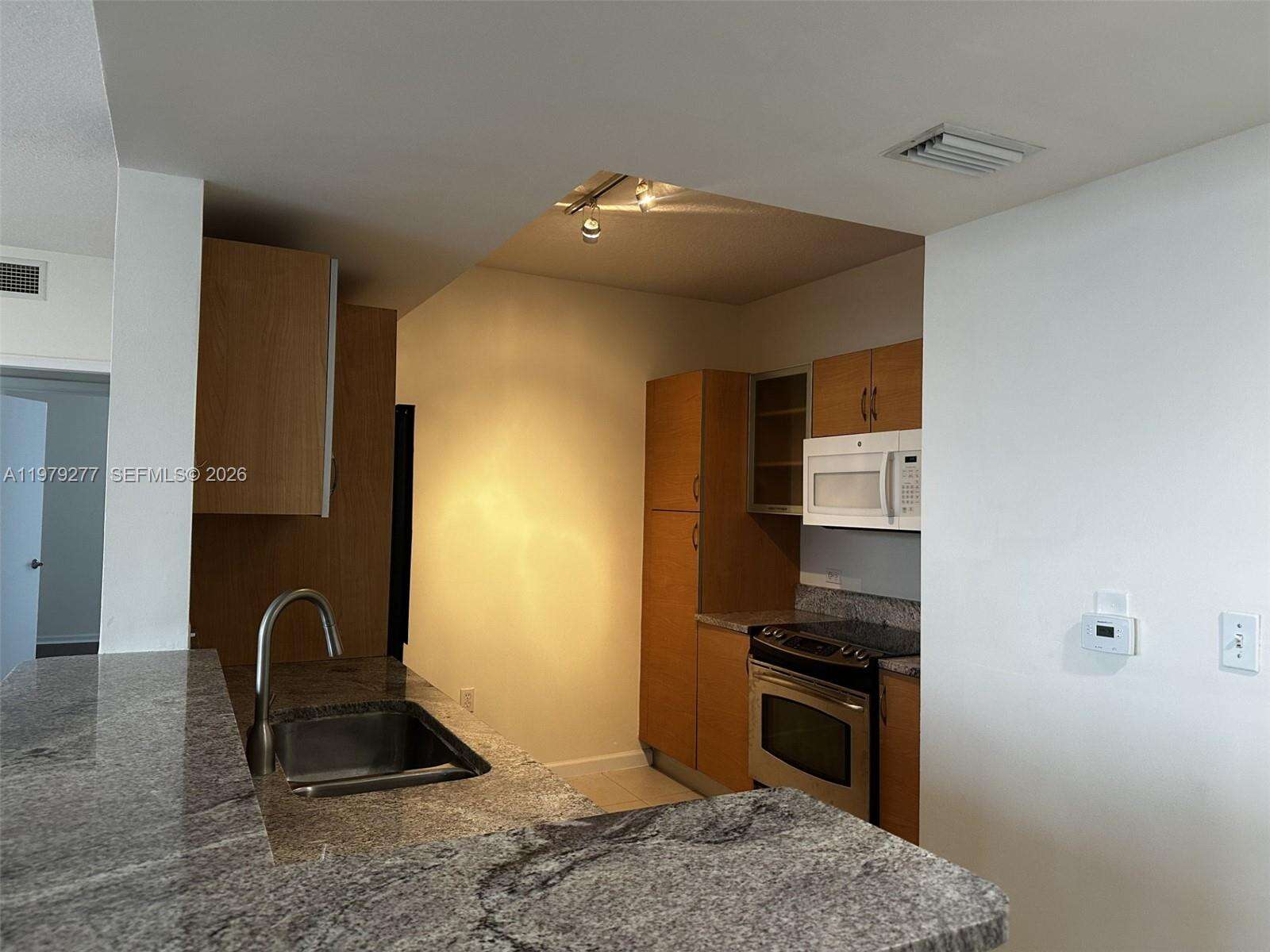Venture at 18800 29 Ave, Aventura, FL 33180 - For Rent photo 7