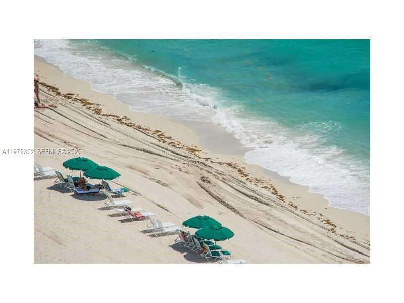 La Perla at 16699 Collins Ave, Sunny Isles Beach, FL 33160 - For Rent photo 2