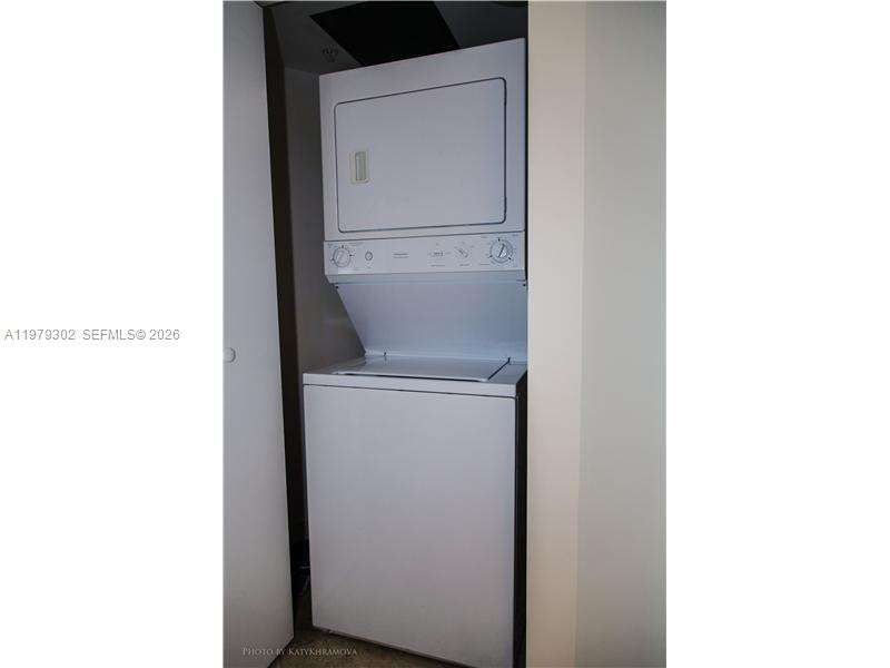 La Perla at 16699 Collins Ave, Sunny Isles Beach, FL 33160 - For Rent photo 14