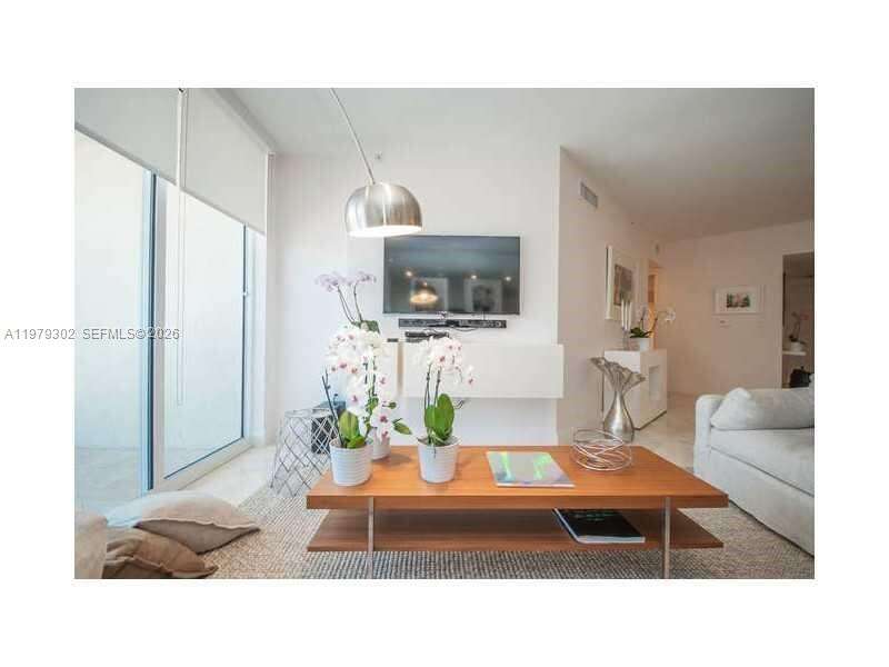 La Perla at 16699 Collins Ave, Sunny Isles Beach, FL 33160 - For Rent photo 16
