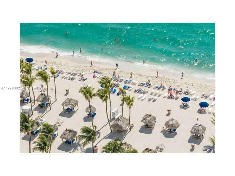 La Perla at 16699 Collins Ave, Sunny Isles Beach, FL 33160 - For Rent photo 3