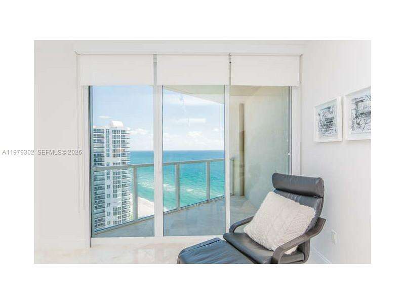 La Perla at 16699 Collins Ave, Sunny Isles Beach, FL 33160 - For Rent photo 23