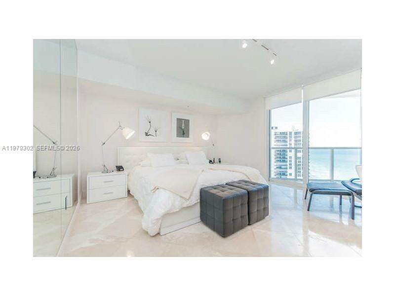 La Perla at 16699 Collins Ave, Sunny Isles Beach, FL 33160 - For Rent photo 26