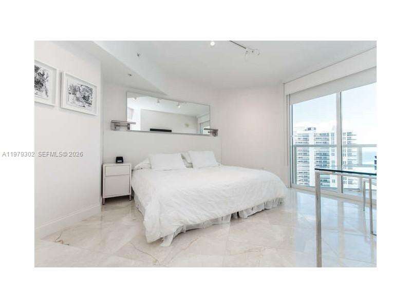 La Perla at 16699 Collins Ave, Sunny Isles Beach, FL 33160 - For Rent photo 28