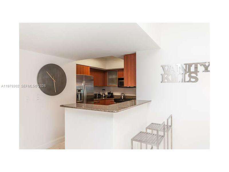 La Perla at 16699 Collins Ave, Sunny Isles Beach, FL 33160 - For Rent photo 4
