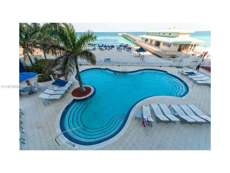 La Perla at 16699 Collins Ave, Sunny Isles Beach, FL 33160 - For Rent photo 31