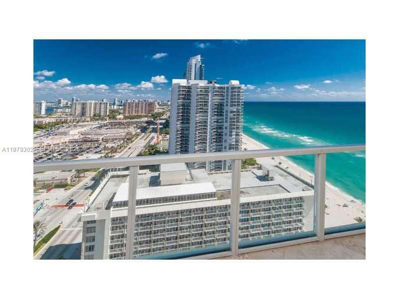 La Perla at 16699 Collins Ave, Sunny Isles Beach, FL 33160 - For Rent photo 34