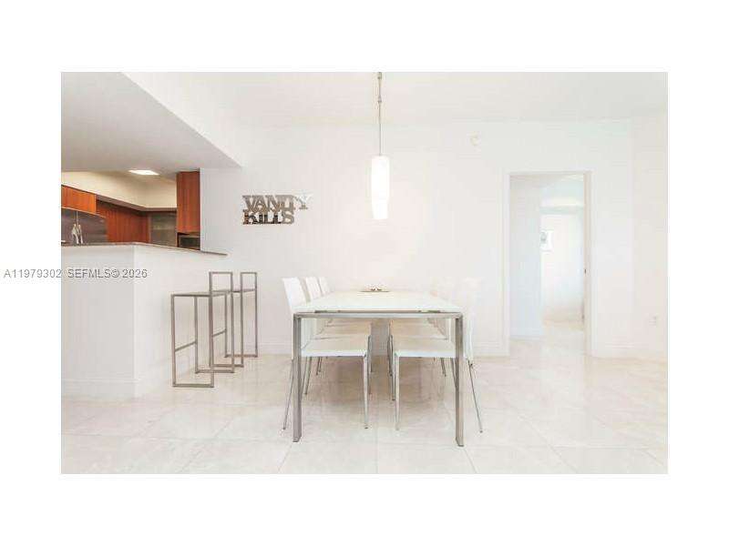 La Perla at 16699 Collins Ave, Sunny Isles Beach, FL 33160 - For Rent photo 5
