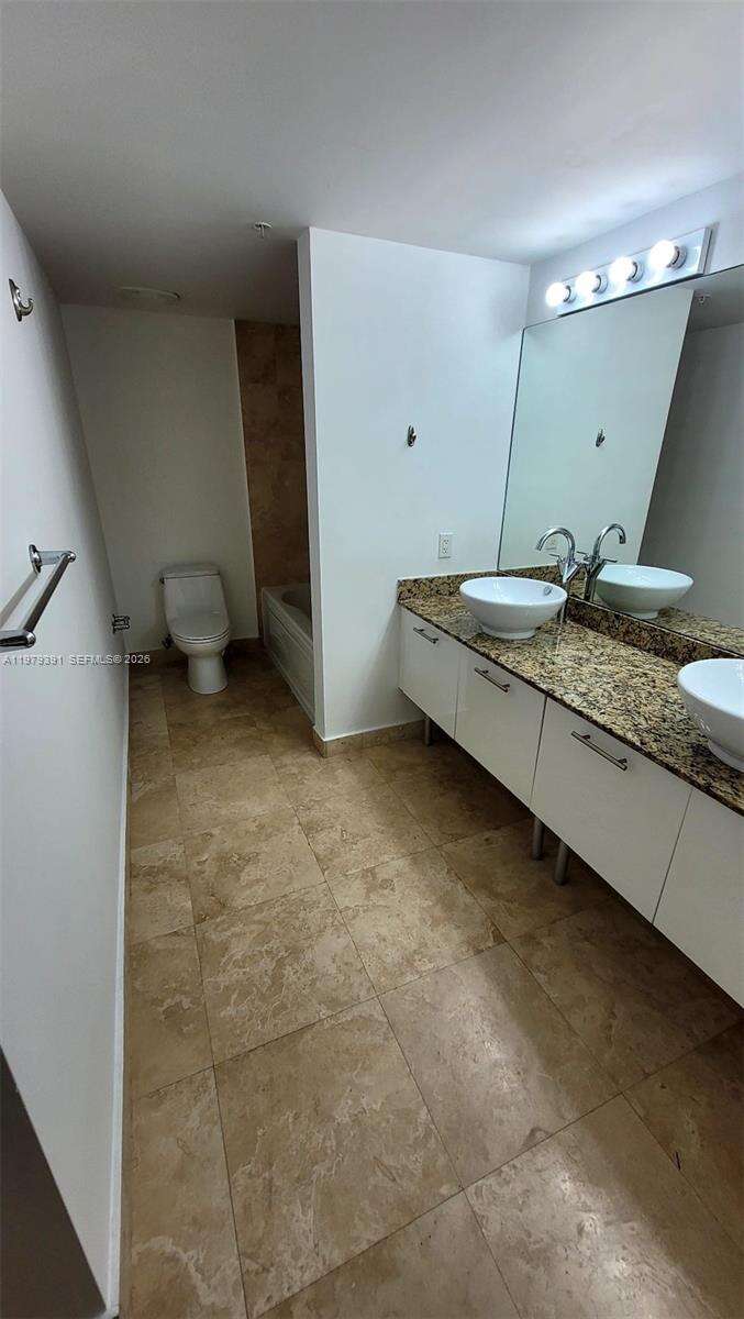 Brickell On The River at 41 5 St, Miami, FL 33131 - For Rent photo 11