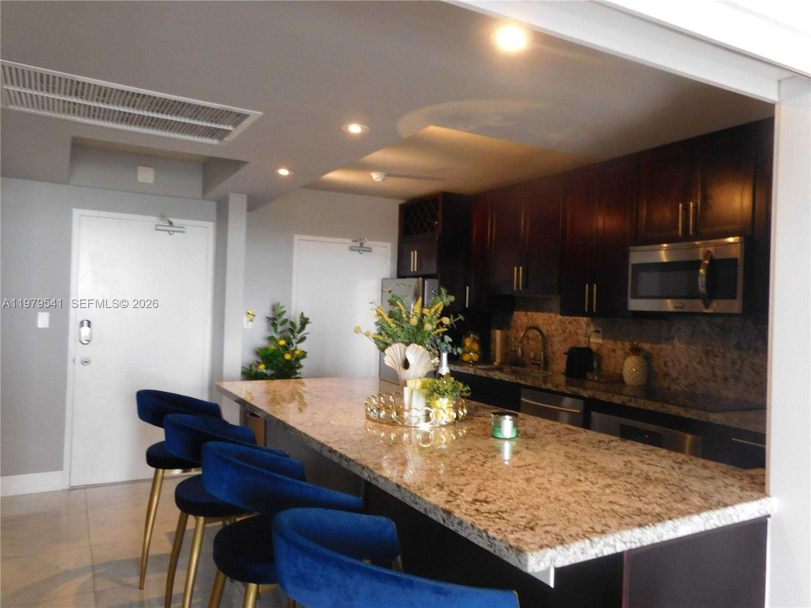 The Carriage House at 5401 Collins Ave, Miami Beach, FL 33140 - For Rent photo 11