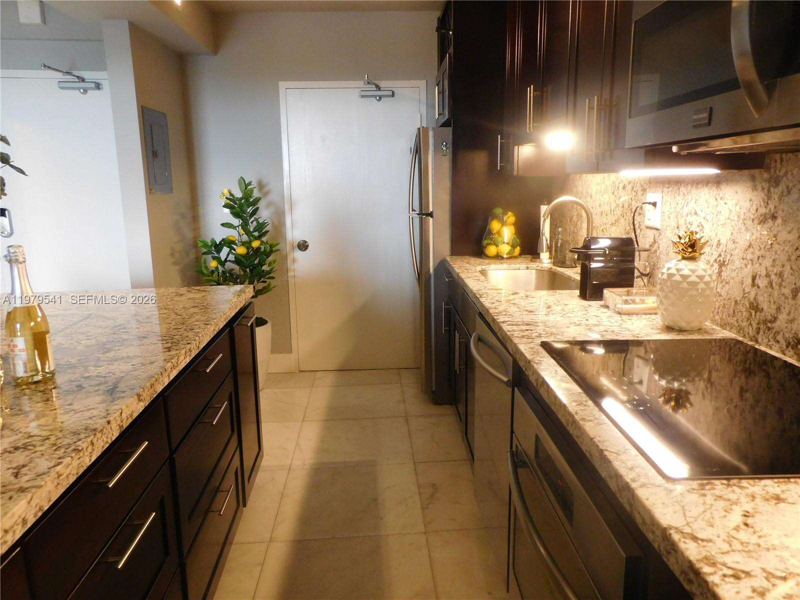 The Carriage House at 5401 Collins Ave, Miami Beach, FL 33140 - For Rent photo 12