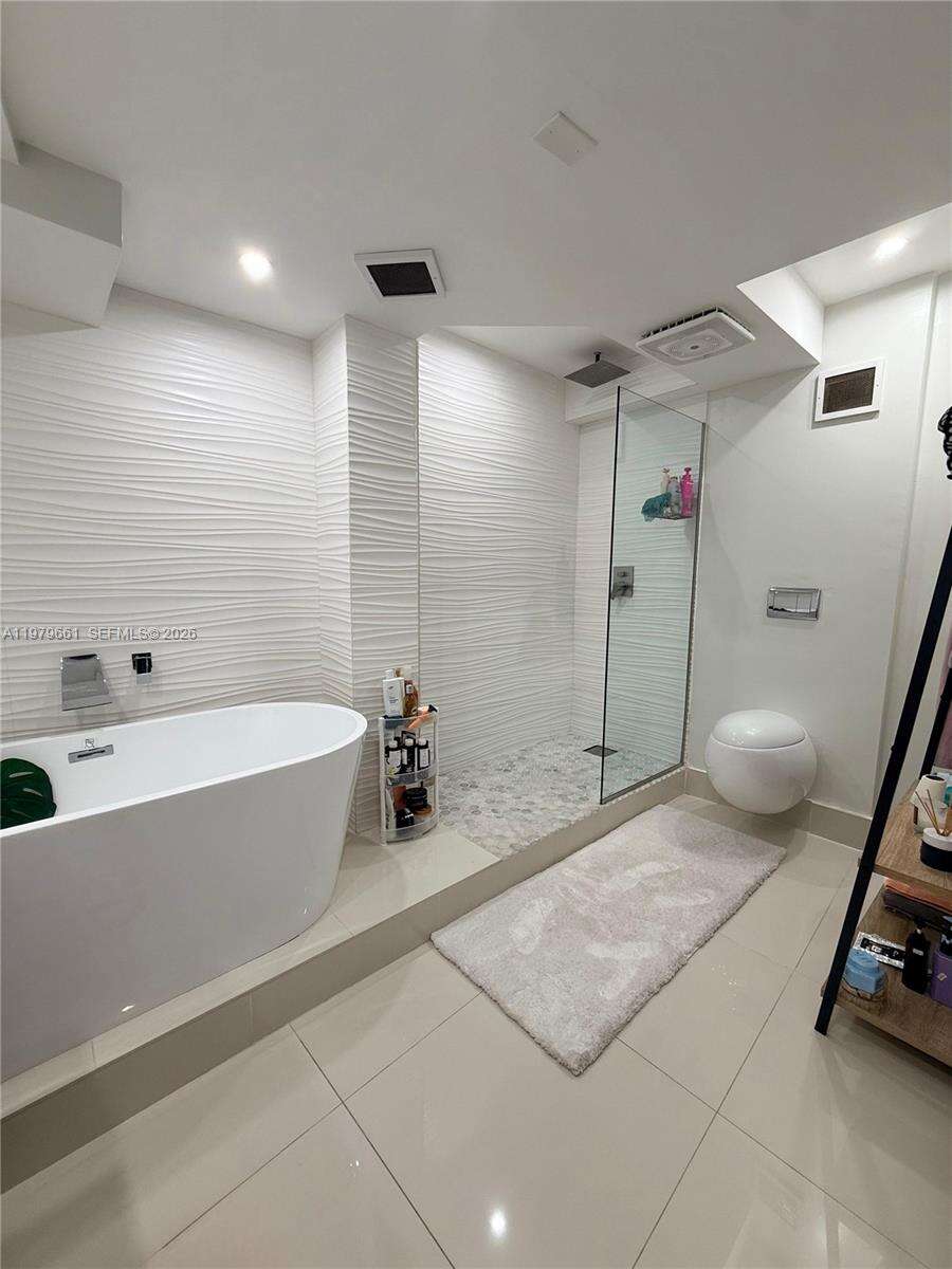 Maison Grande at 6039 Collins Ave, Miami Beach, FL 33140 - For Rent photo 7