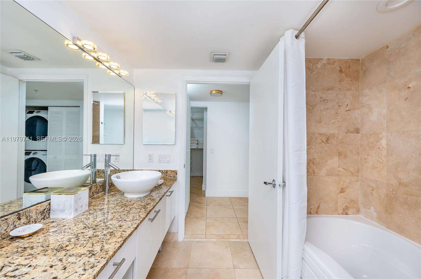 Brickell On The River at 41 5 St, Miami, FL 33131 - For Rent photo 17