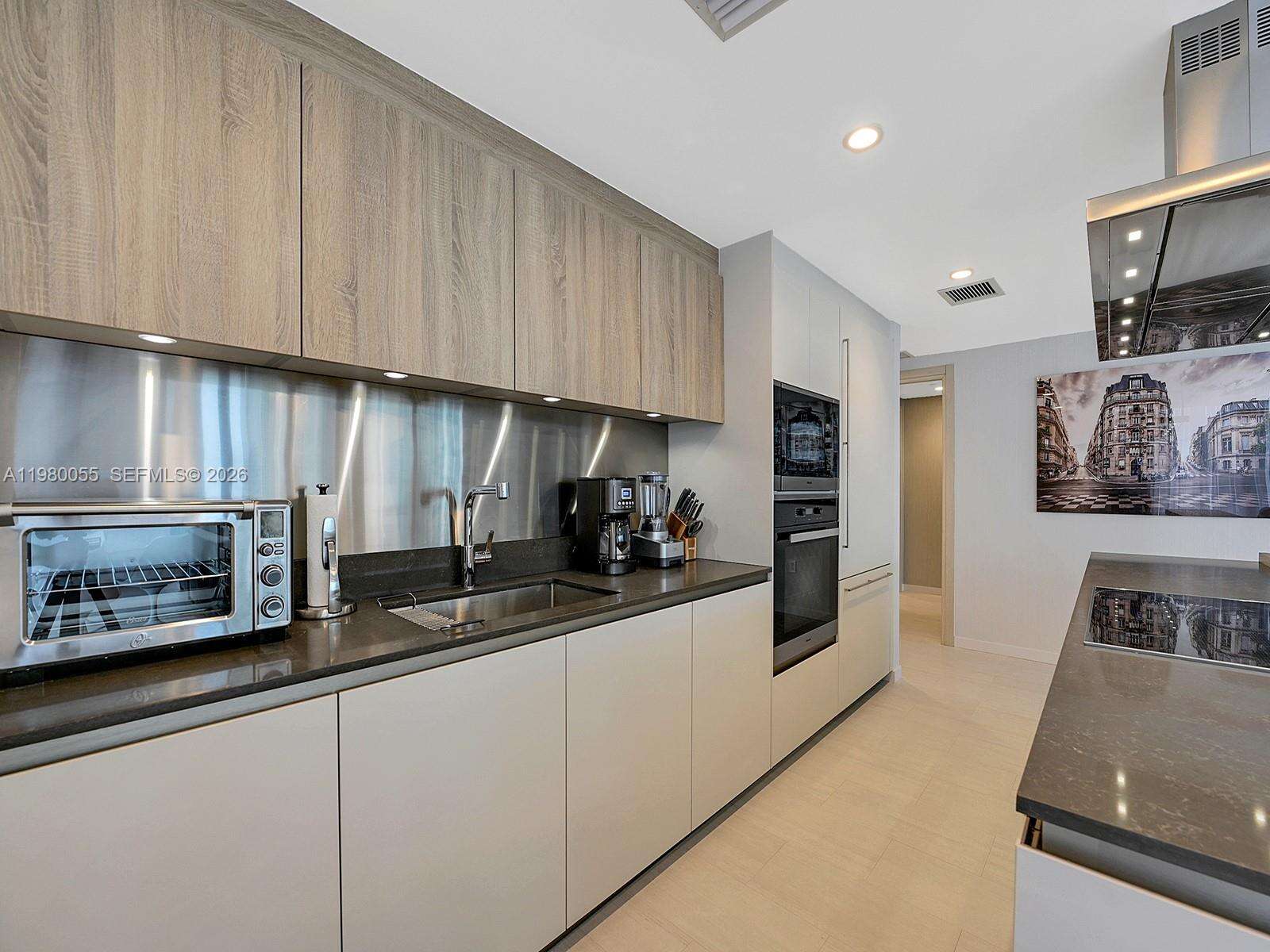Brickell Flatiron at 1000 Brickell Plz, Miami, FL 33131 - For Rent photo 13