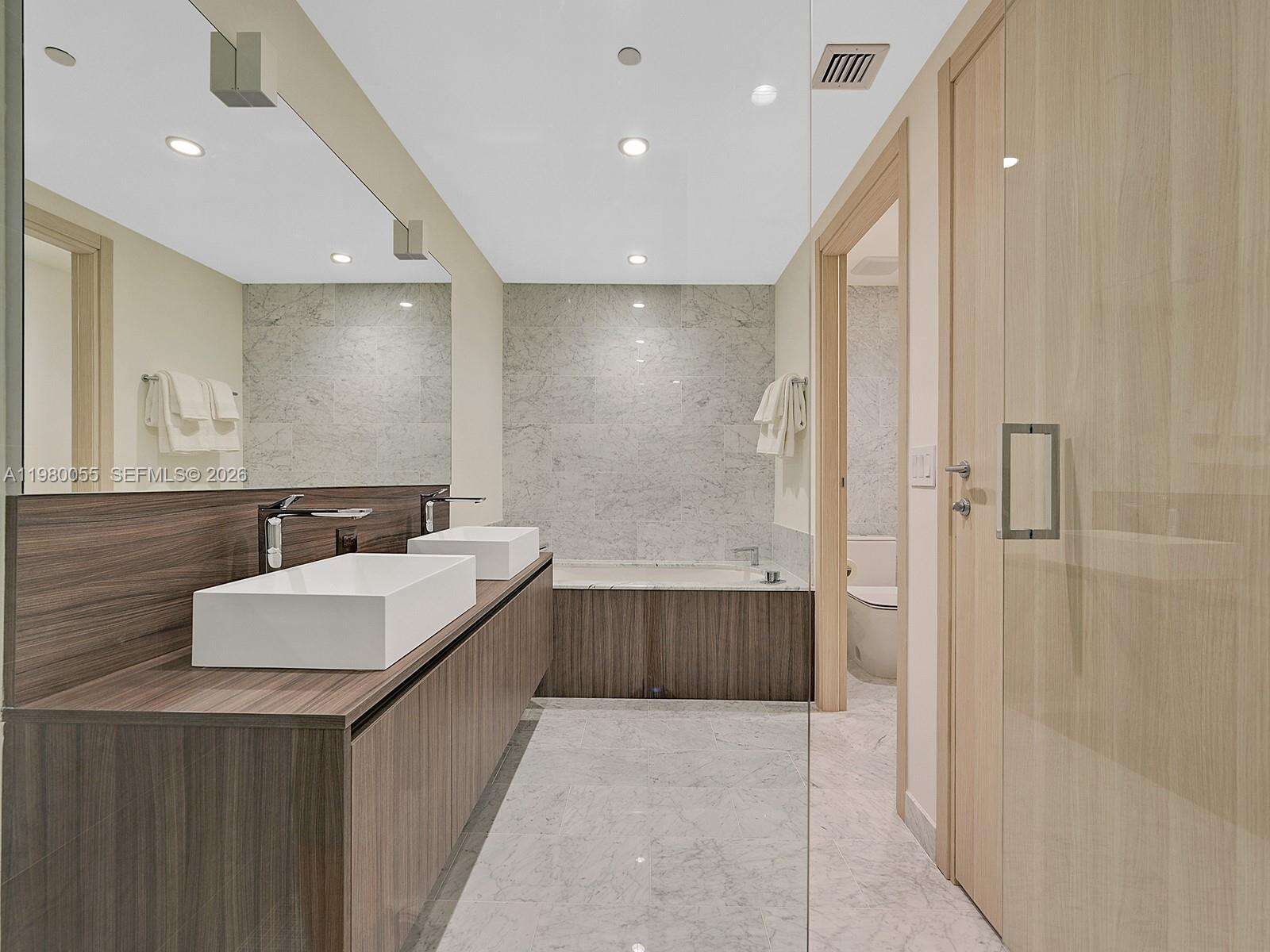 Brickell Flatiron at 1000 Brickell Plz, Miami, FL 33131 - For Rent photo 31