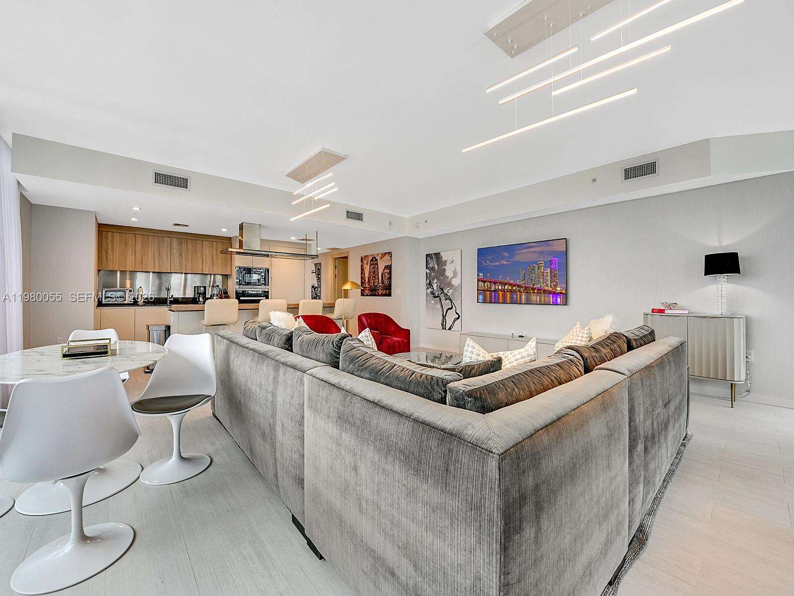 Brickell Flatiron at 1000 Brickell Plz, Miami, FL 33131 - For Rent photo 10