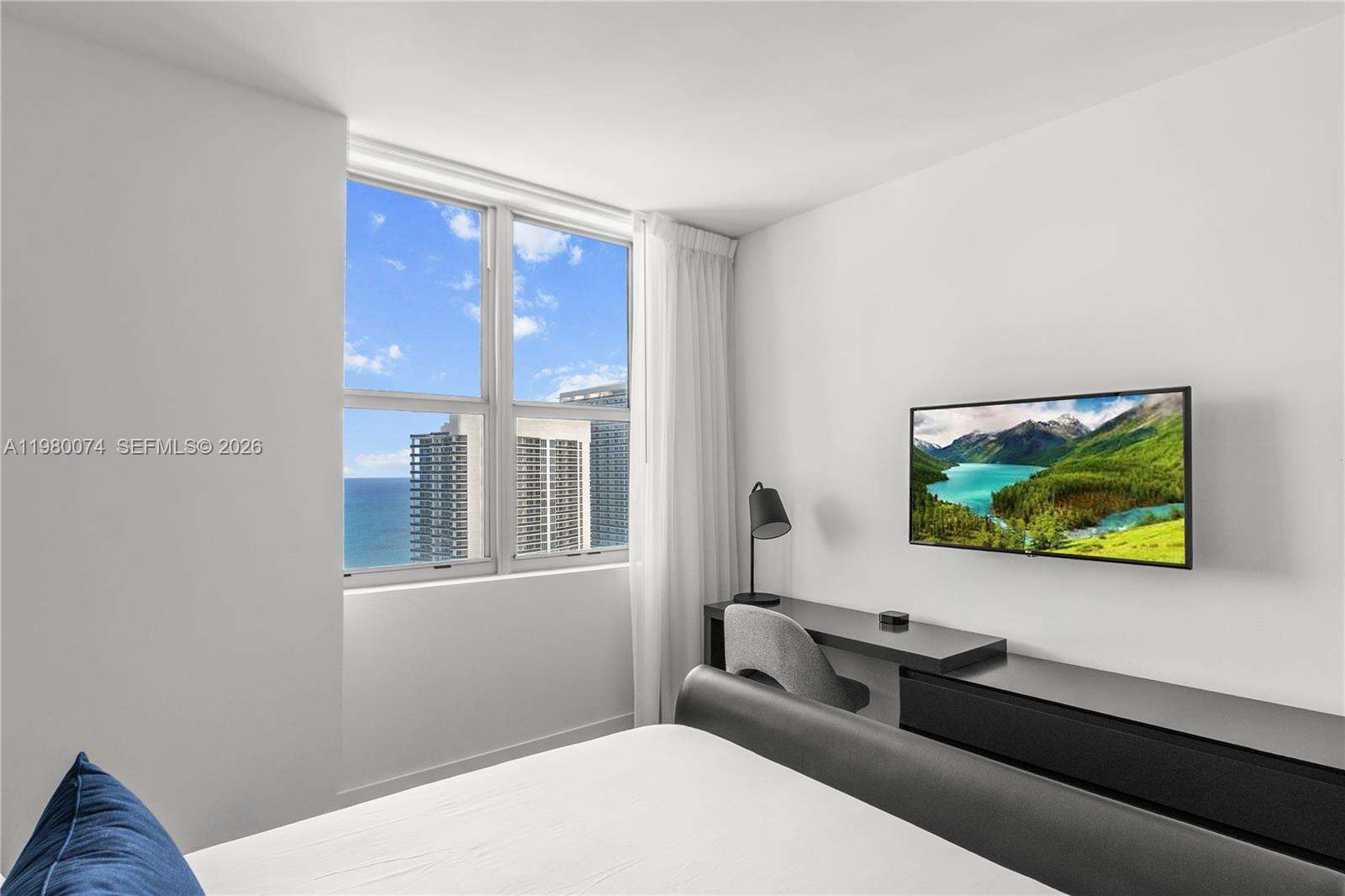 Hyde Beach House at 4010 Ocean Dr, Hollywood, FL 33019 - For Rent photo 13