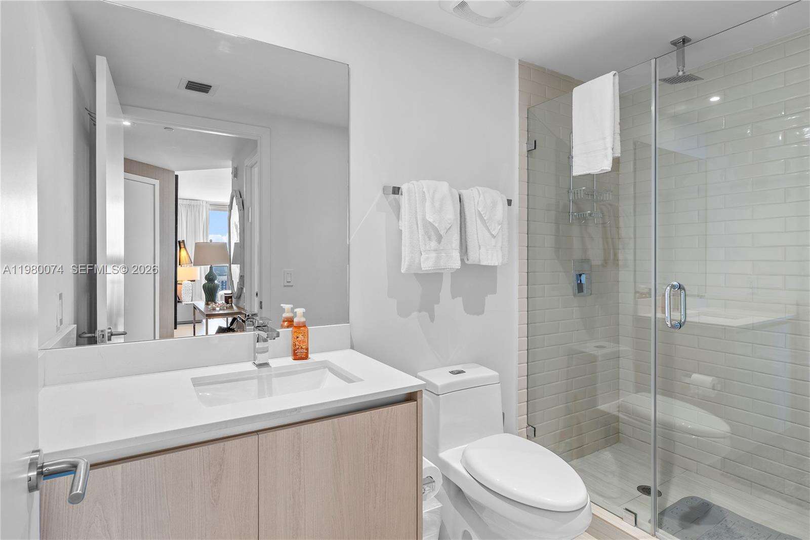 Hyde Beach House at 4010 Ocean Dr, Hollywood, FL 33019 - For Rent photo 16
