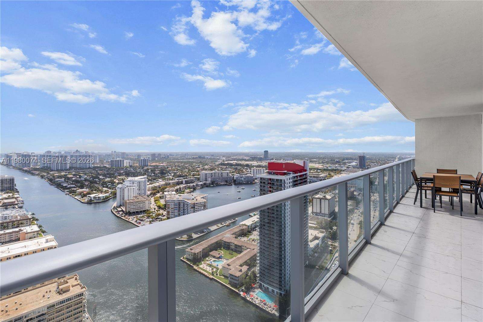 Hyde Beach House at 4010 Ocean Dr, Hollywood, FL 33019 - For Rent photo 4