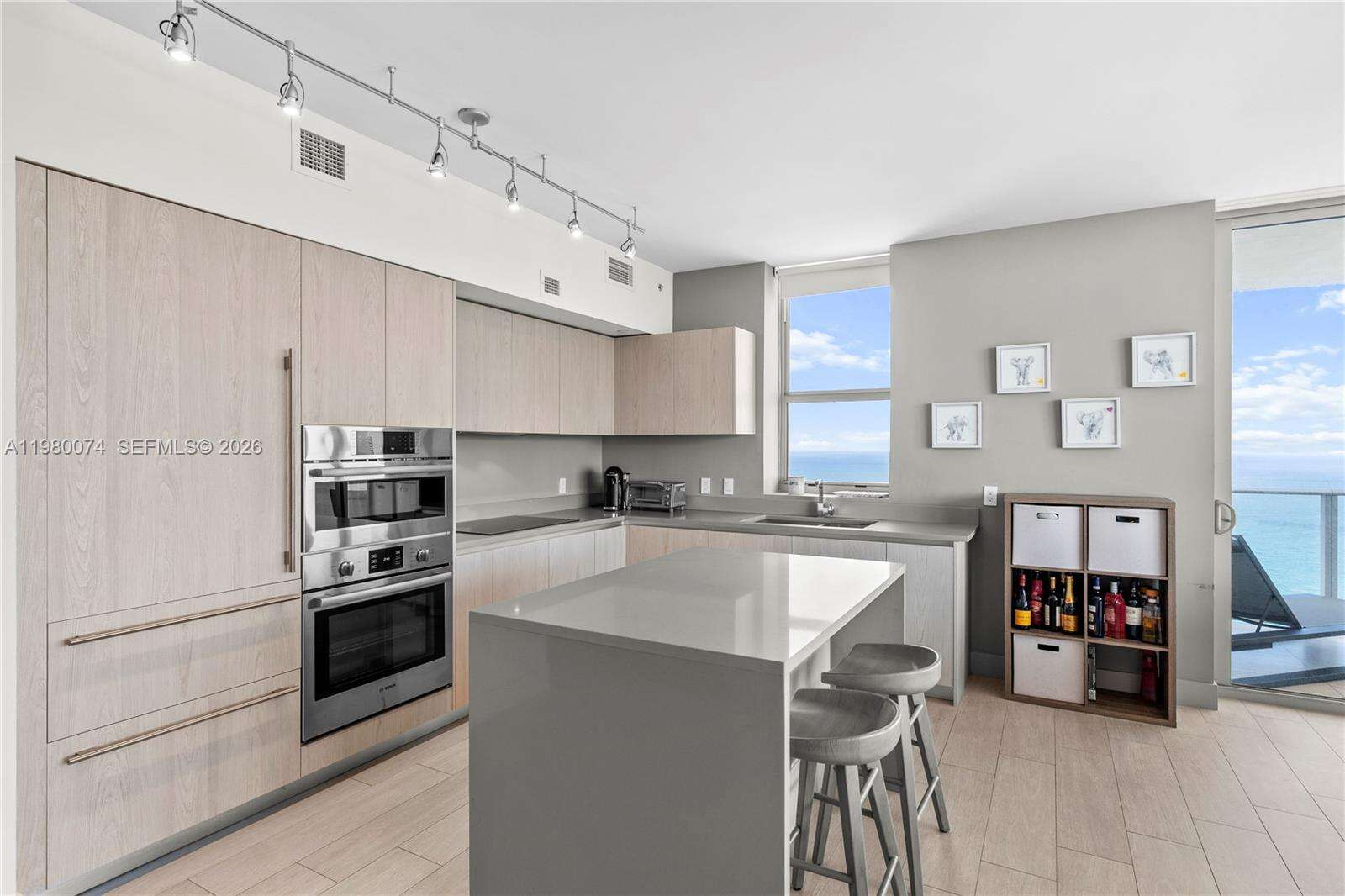 Hyde Beach House at 4010 Ocean Dr, Hollywood, FL 33019 - For Rent photo 10