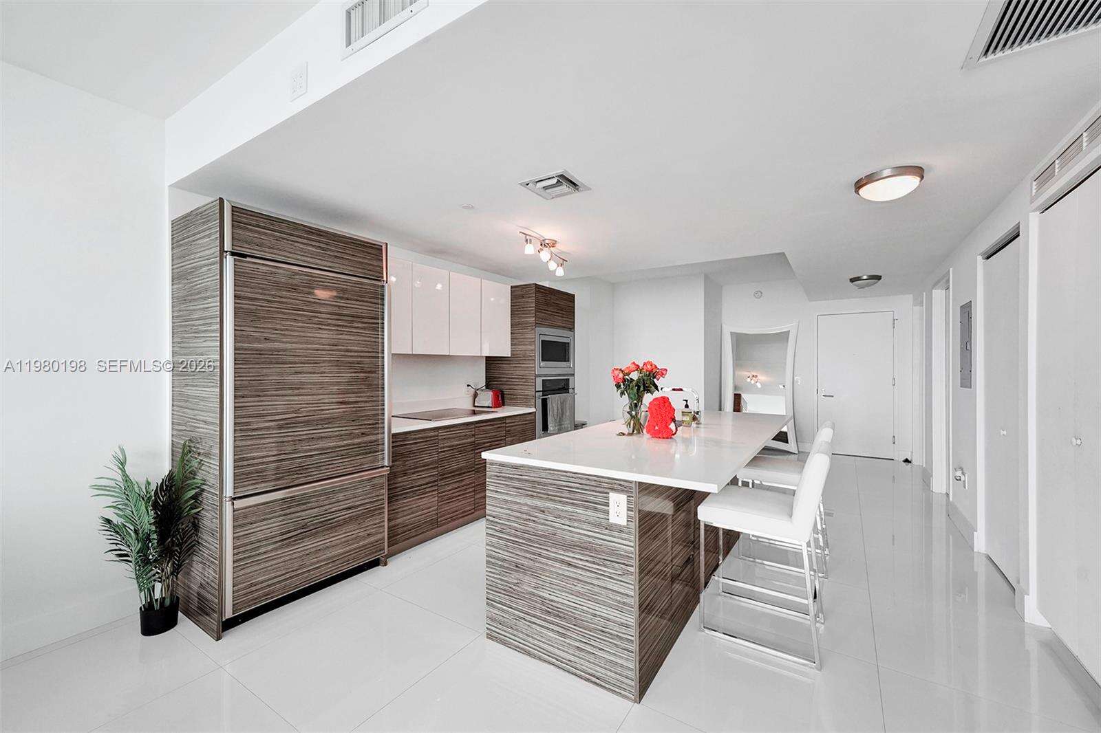 Icon Bay at 460 28 St, Miami, FL 33137 - For Rent photo 2