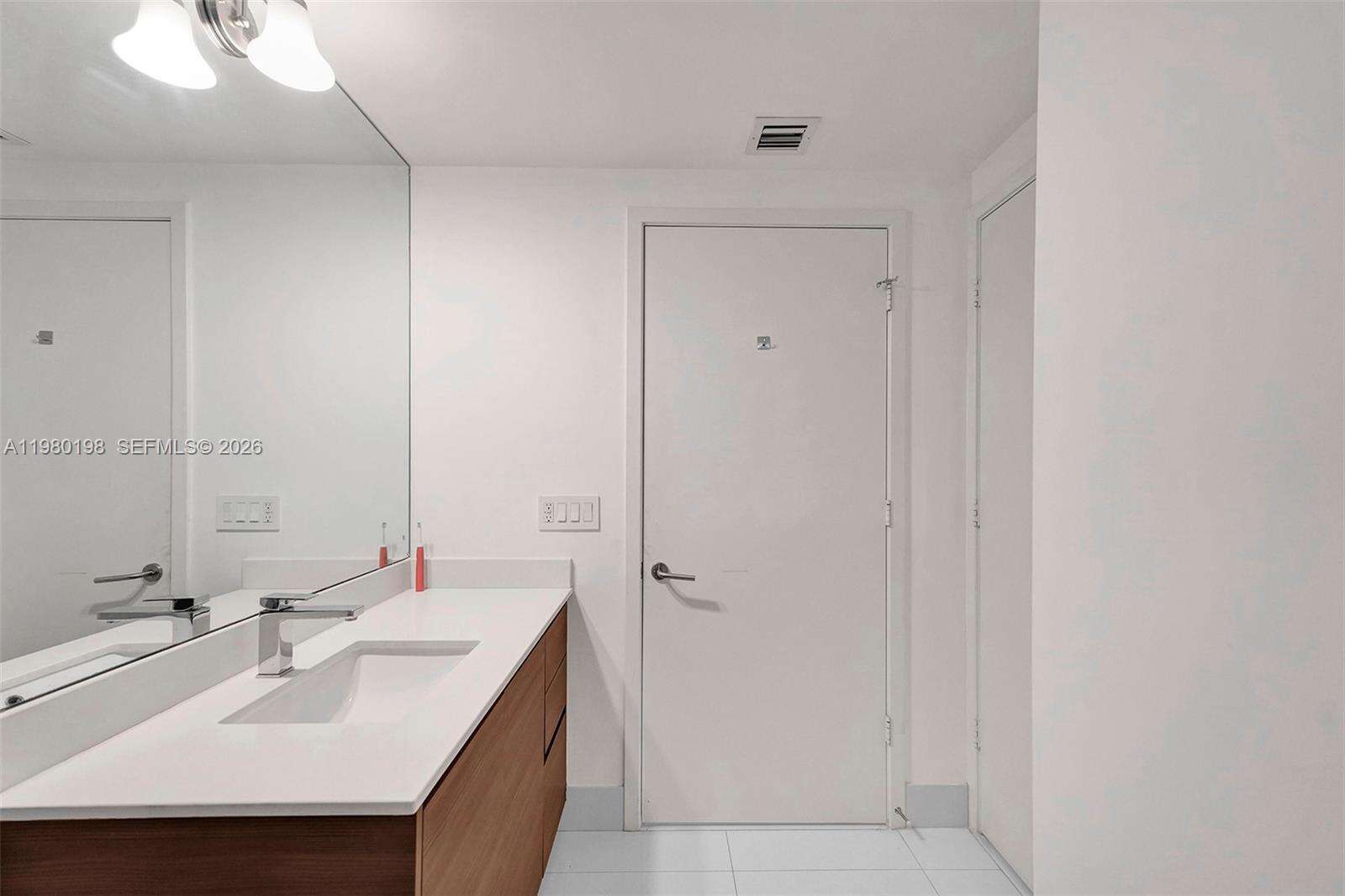 Icon Bay at 460 28 St, Miami, FL 33137 - For Rent photo 26