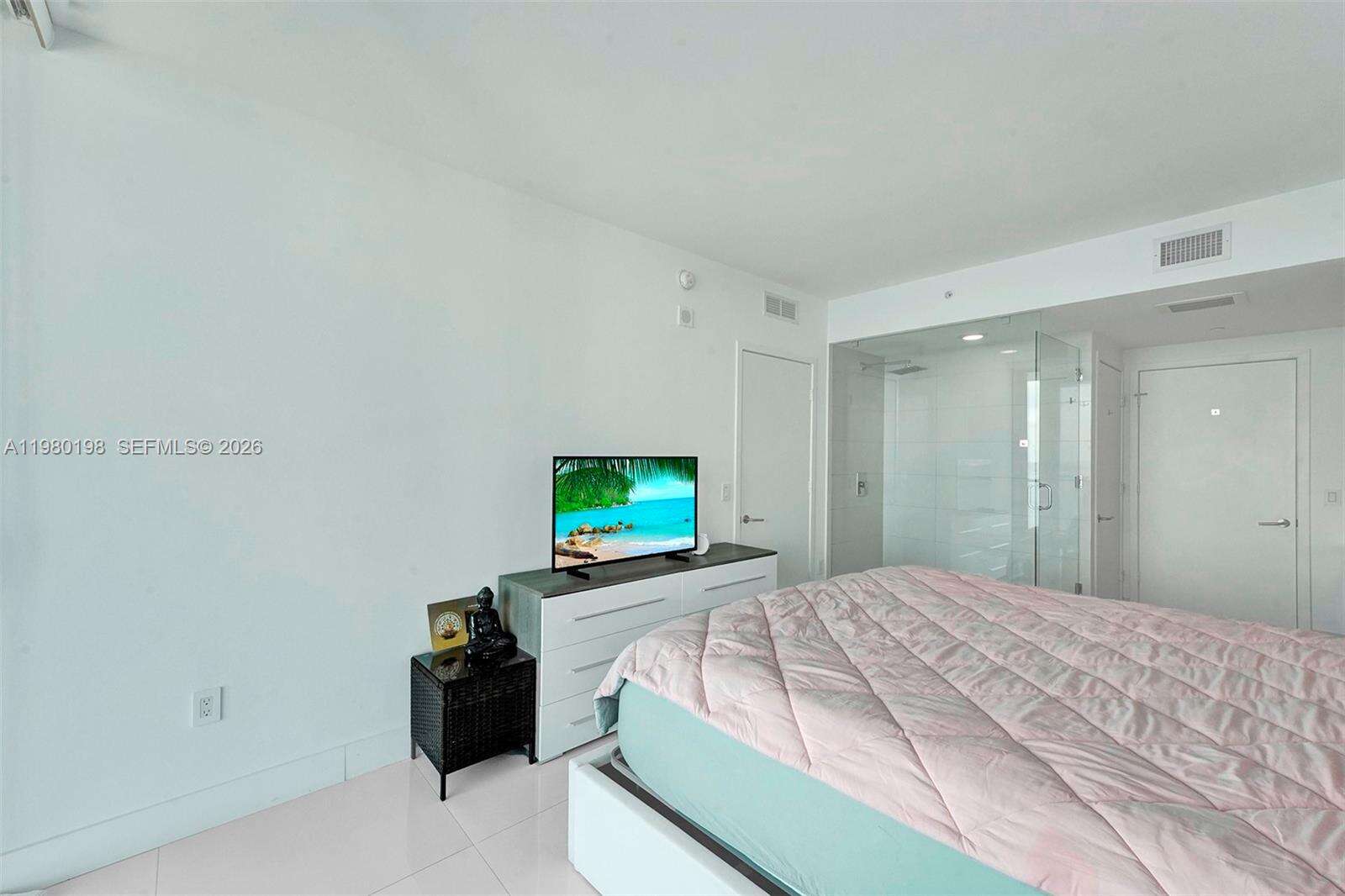 Icon Bay at 460 28 St, Miami, FL 33137 - For Rent photo 30