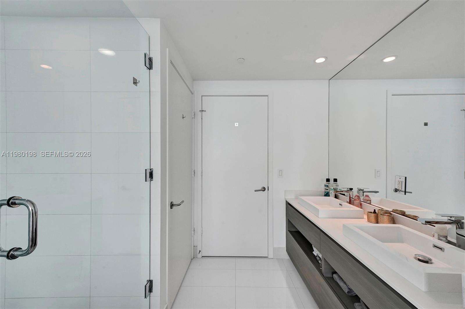 Icon Bay at 460 28 St, Miami, FL 33137 - For Rent photo 32