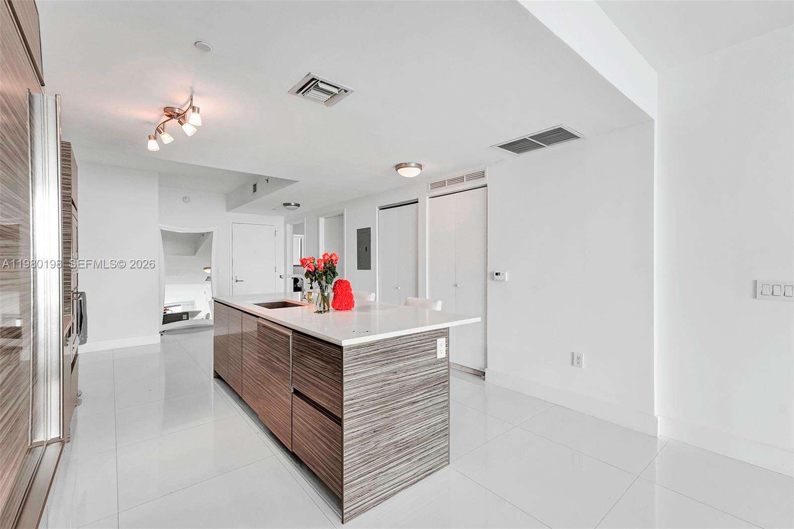 Icon Bay at 460 28 St, Miami, FL 33137 - For Rent photo 49