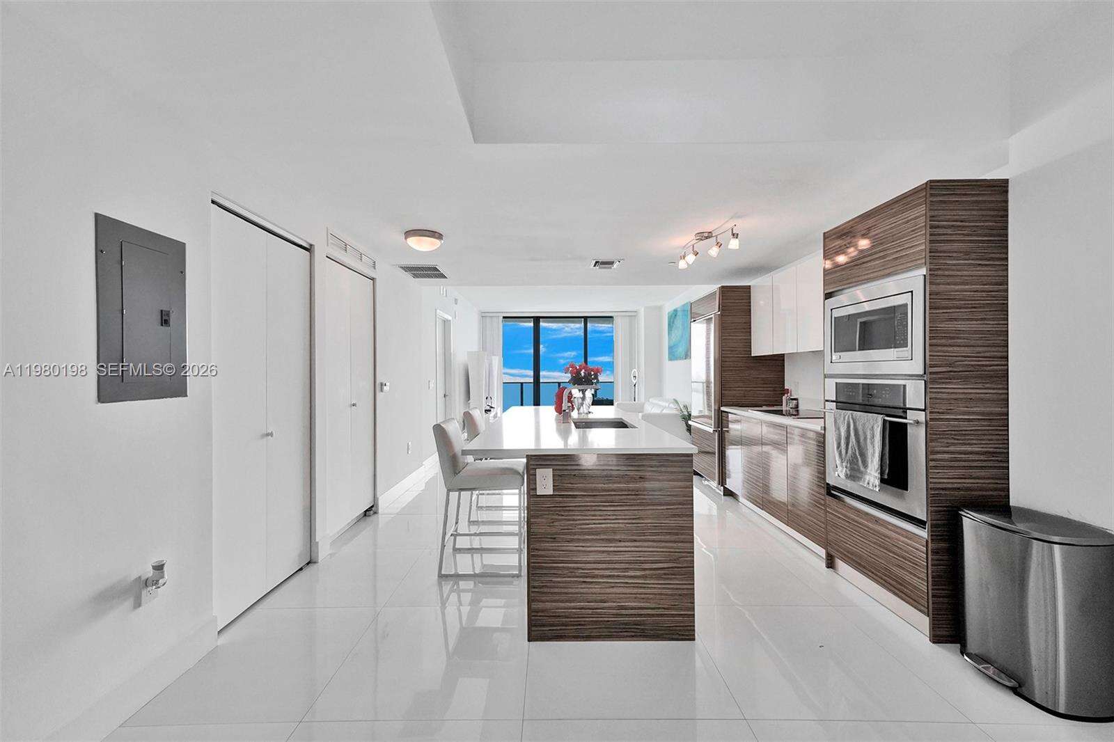 Icon Bay at 460 28 St, Miami, FL 33137 - For Rent photo 9