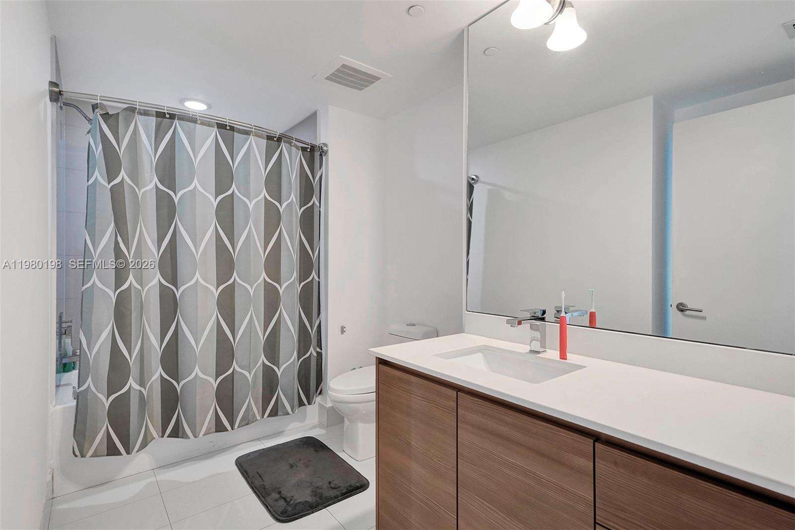 Icon Bay at 460 28 St, Miami, FL 33137 - For Rent photo 10