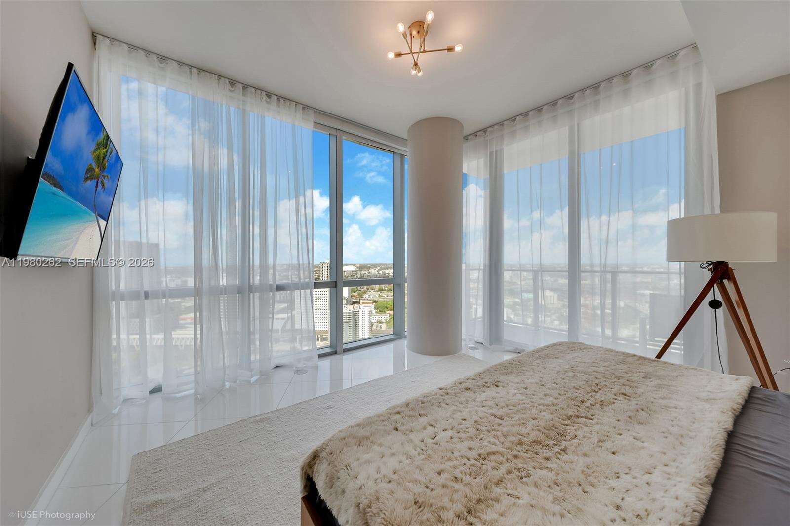 Paramount Miami Worldcenter at 851 1 Ave, Miami, FL 33132 - For Rent photo 11