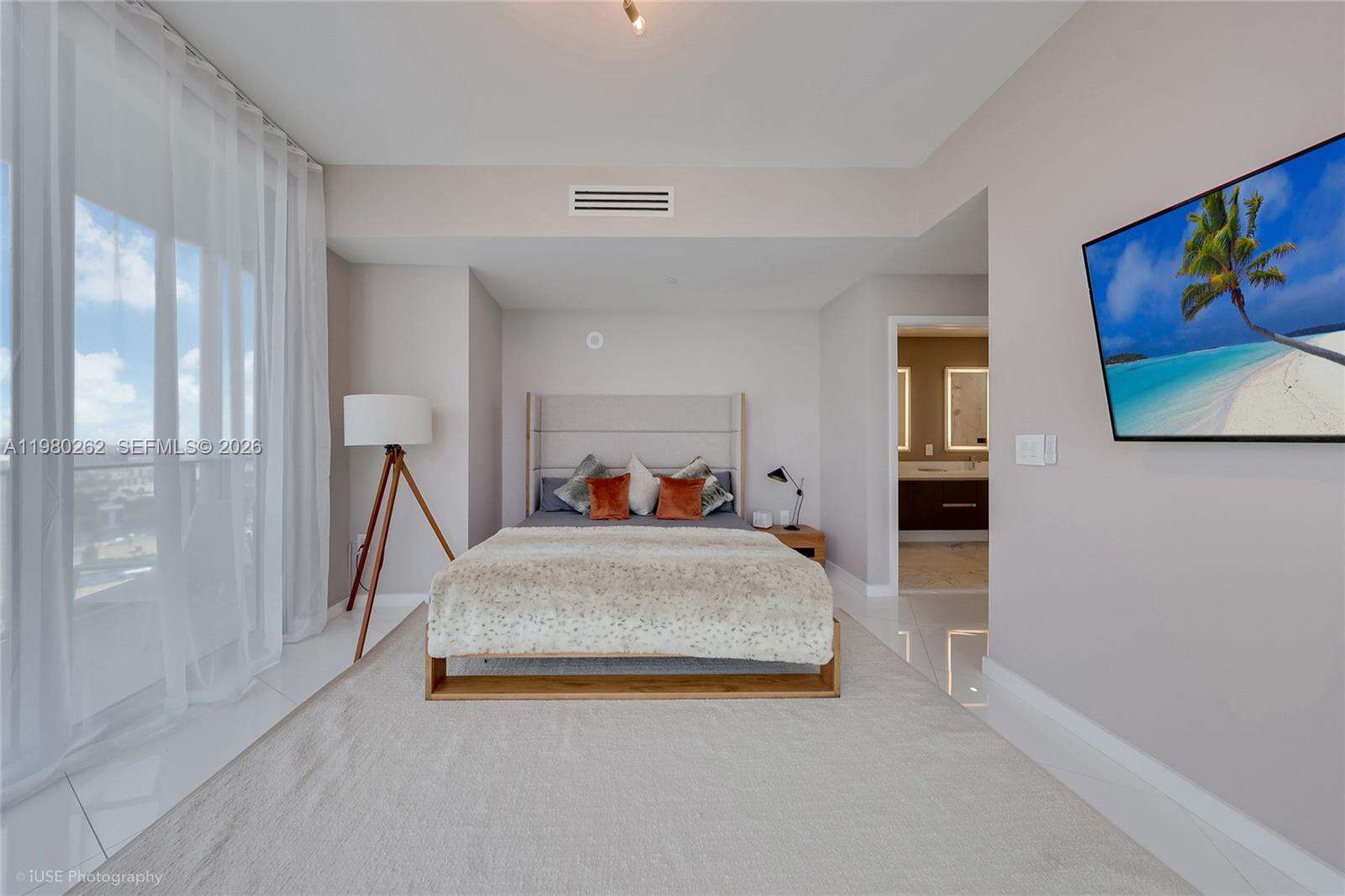 Paramount Miami Worldcenter at 851 1 Ave, Miami, FL 33132 - For Rent photo 10