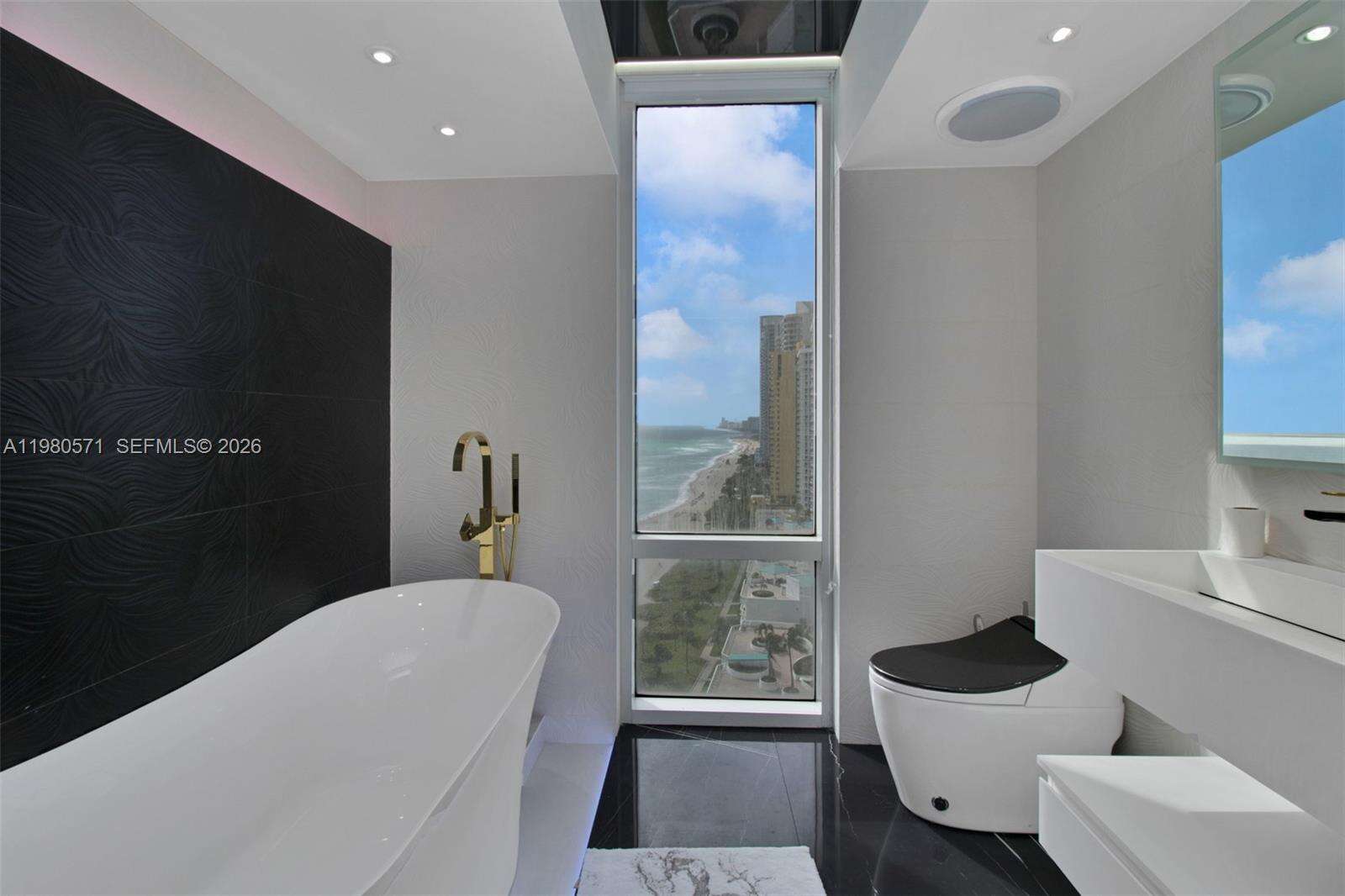 La Perla at 16699 Collins Ave, Sunny Isles Beach, FL 33160 - For Rent photo 13