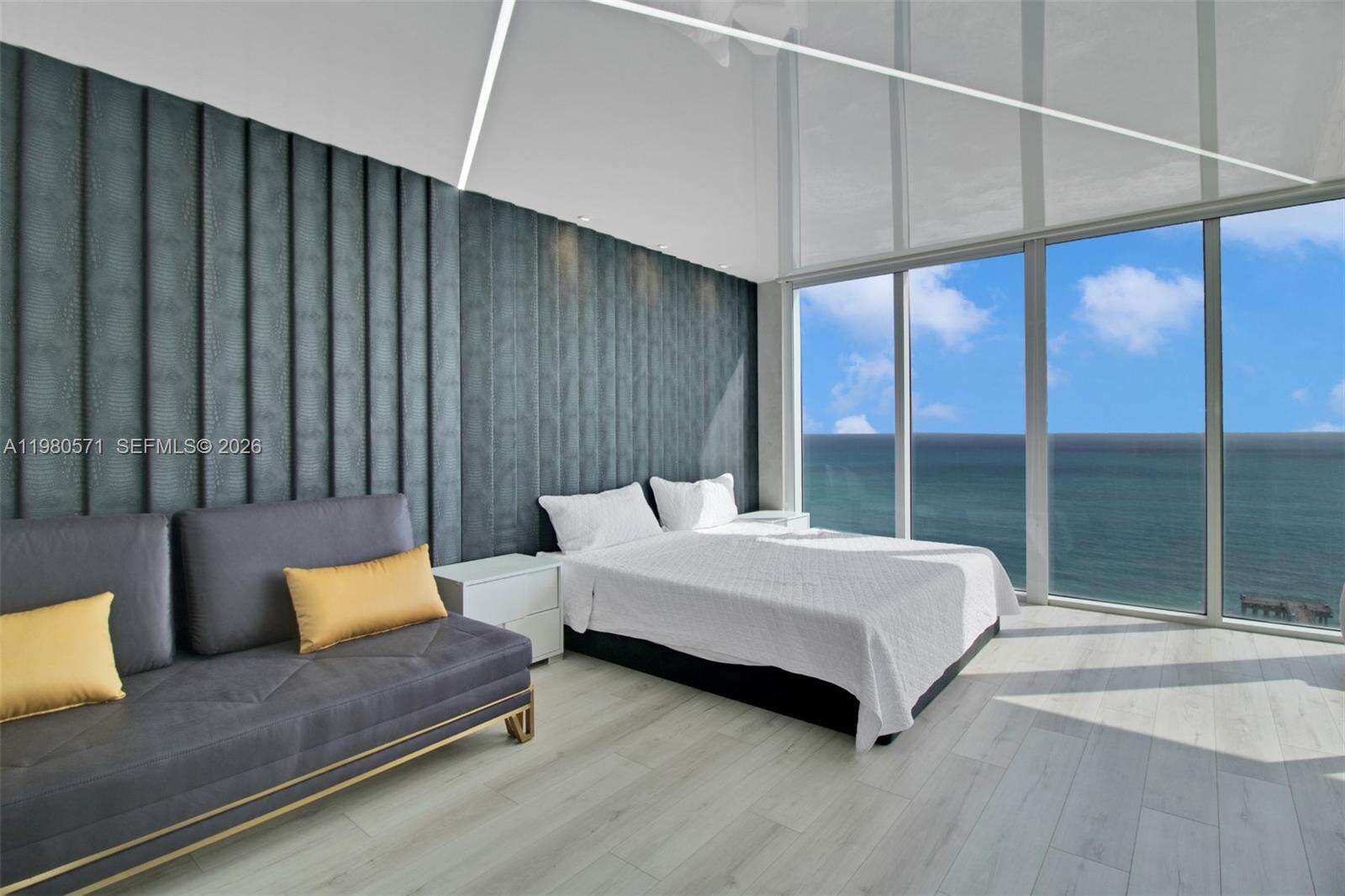 La Perla at 16699 Collins Ave, Sunny Isles Beach, FL 33160 - For Rent photo 6