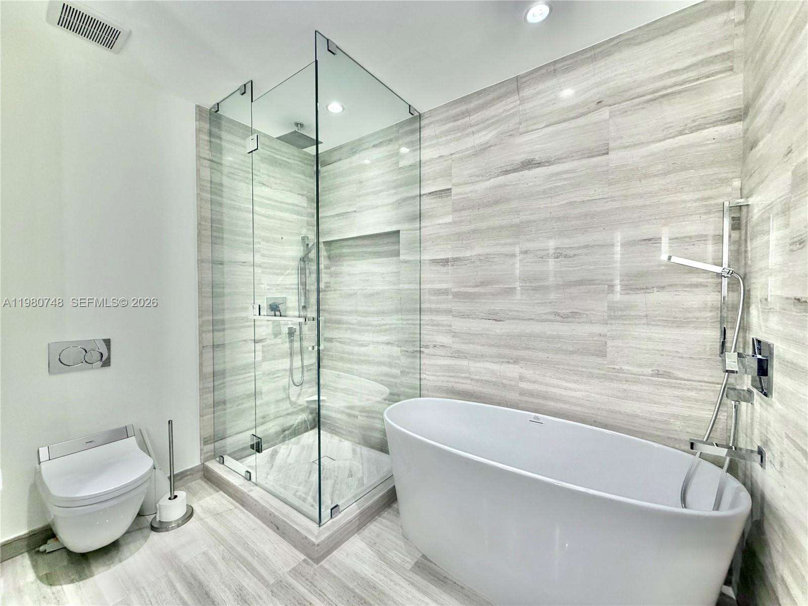 Echo Brickell at 1451 Brickell Ave, Miami, FL 33131 - For Rent photo 18