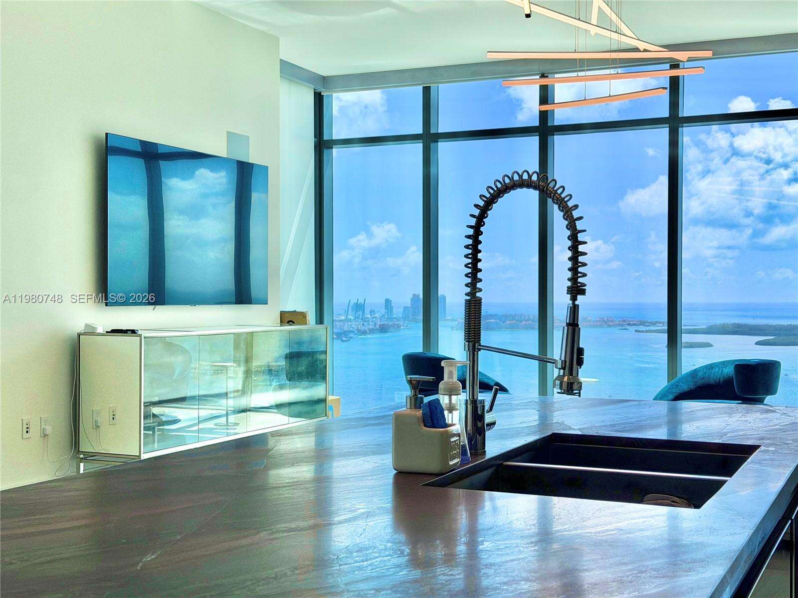 Echo Brickell at 1451 Brickell Ave, Miami, FL 33131 - For Rent photo 10