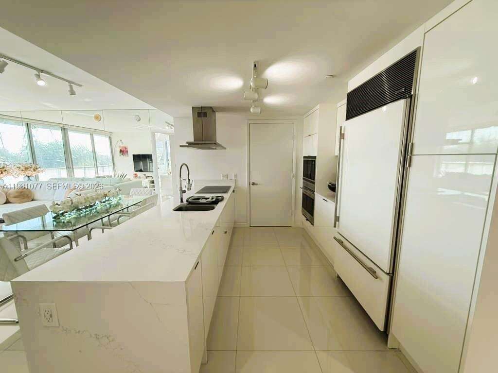 Icon Brickell 2 at 495 Brickell Ave, Miami, FL 33131 - For Rent photo 2