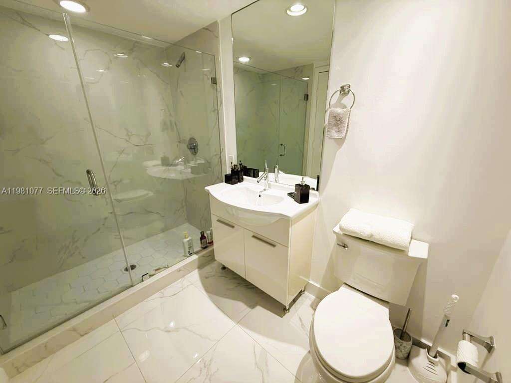 Icon Brickell 2 at 495 Brickell Ave, Miami, FL 33131 - For Rent photo 17