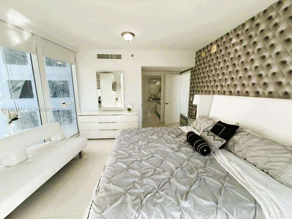 Icon Brickell 2 at 495 Brickell Ave, Miami, FL 33131 - For Rent photo 8