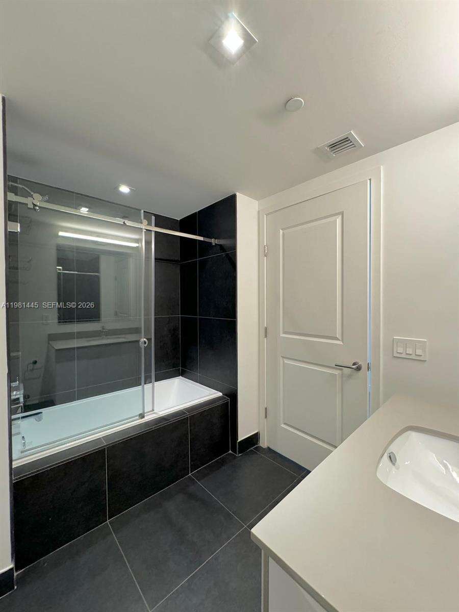 Canvas at 1600 1 Ave, Miami, FL 33132 - For Rent photo 12