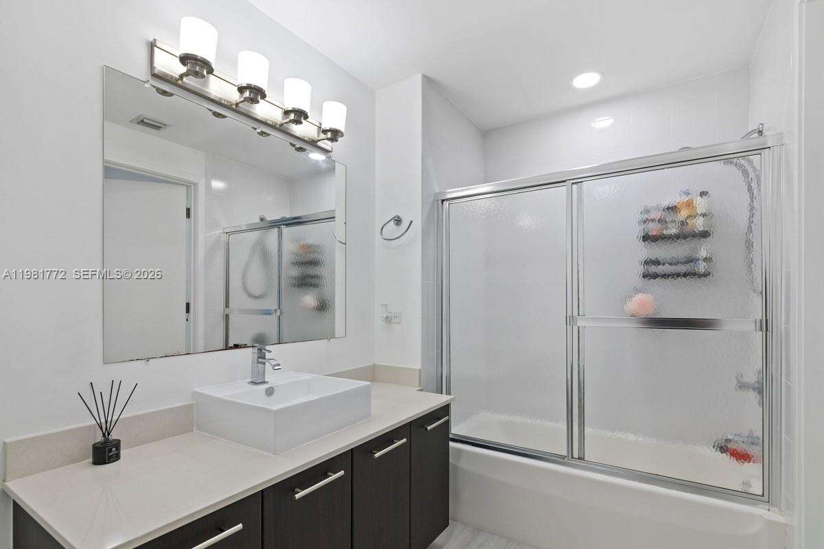 Four Midtown at 3301 1 Ave, Miami, FL 33137 - For Rent photo 14