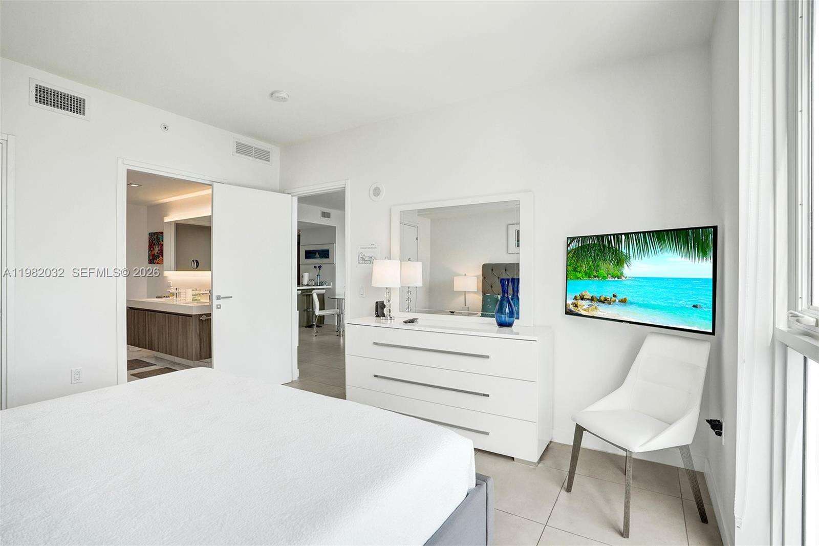 Tiffany House at 401 Birch Rd, Fort Lauderdale, FL 33304 - For Rent photo 17