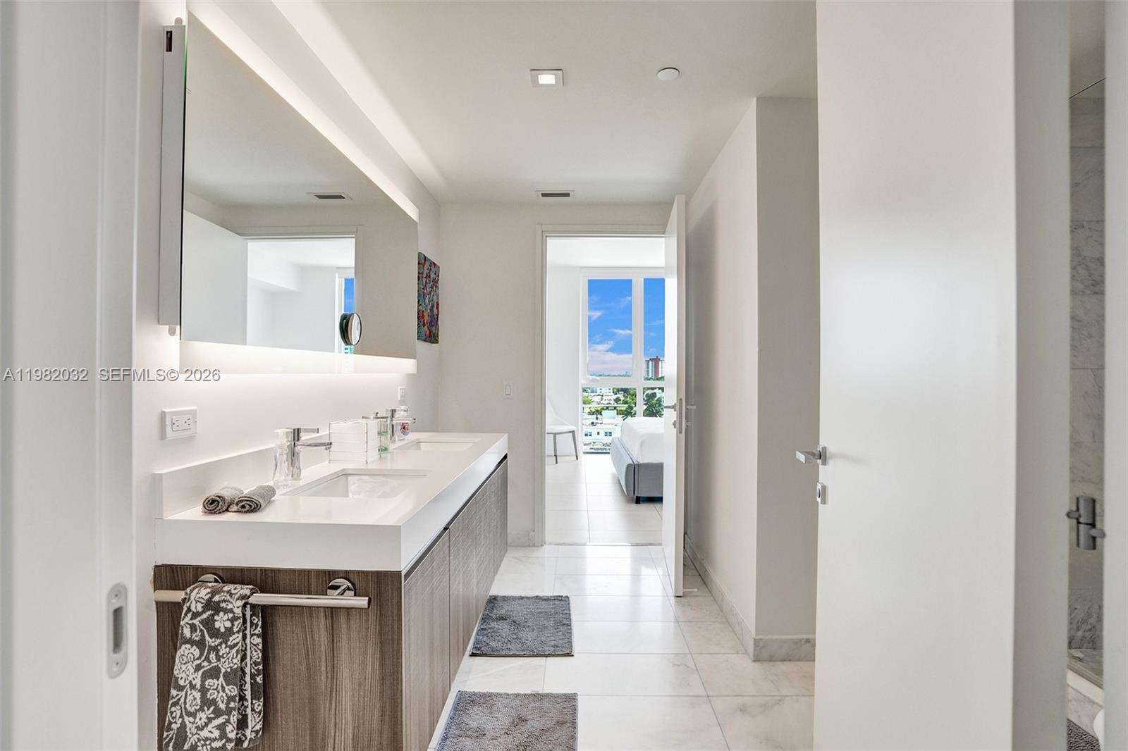 Tiffany House at 401 Birch Rd, Fort Lauderdale, FL 33304 - For Rent photo 3