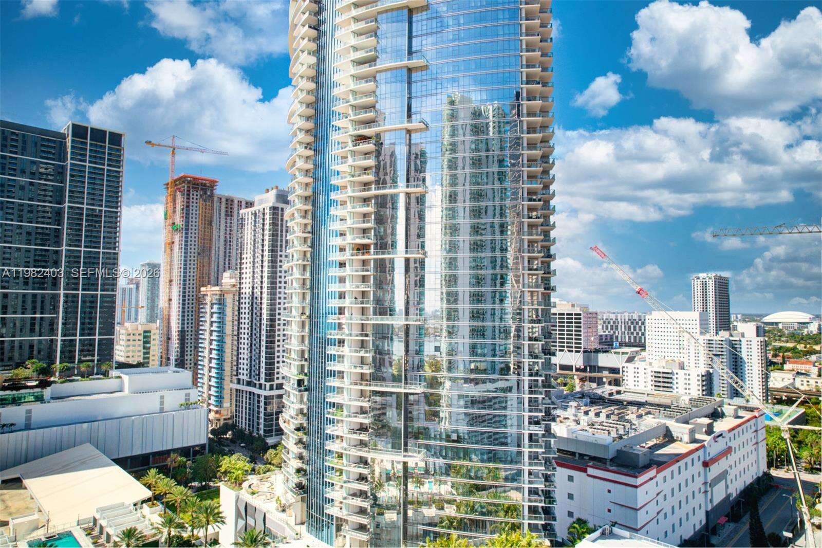 Paramount Miami Worldcenter at 851 1 Ave, Miami, FL 33132 - For Rent photo 2