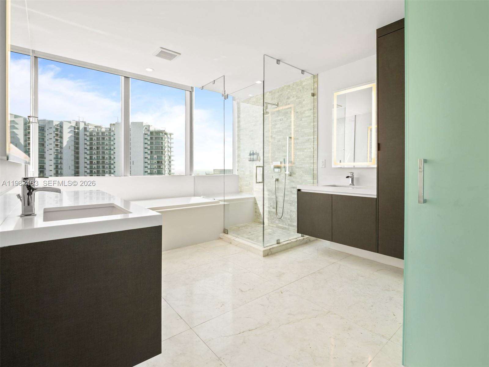 Paramount Miami Worldcenter at 851 1 Ave, Miami, FL 33132 - For Rent photo 16